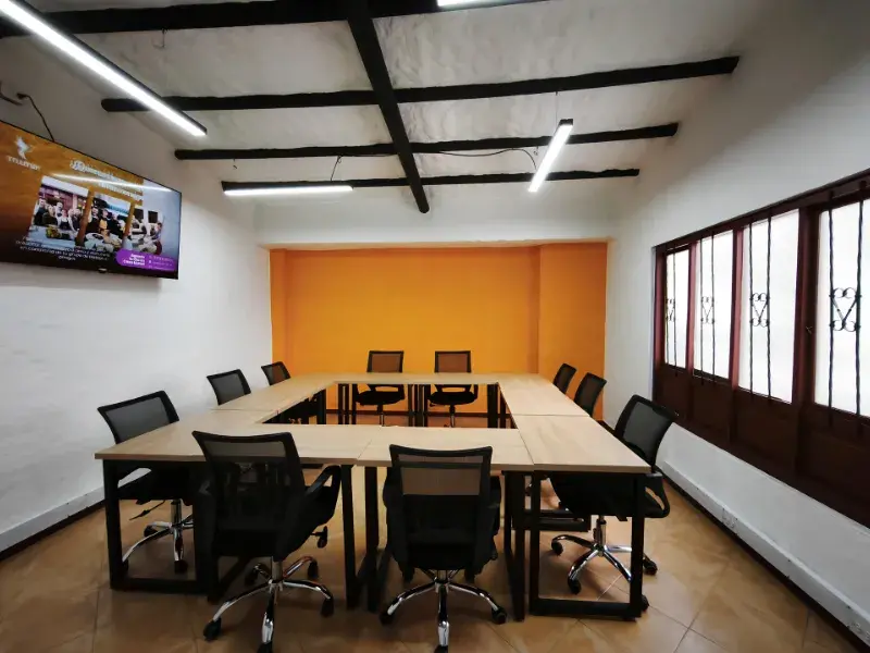 Sala de juntas para reuniones durante eventos empresariales